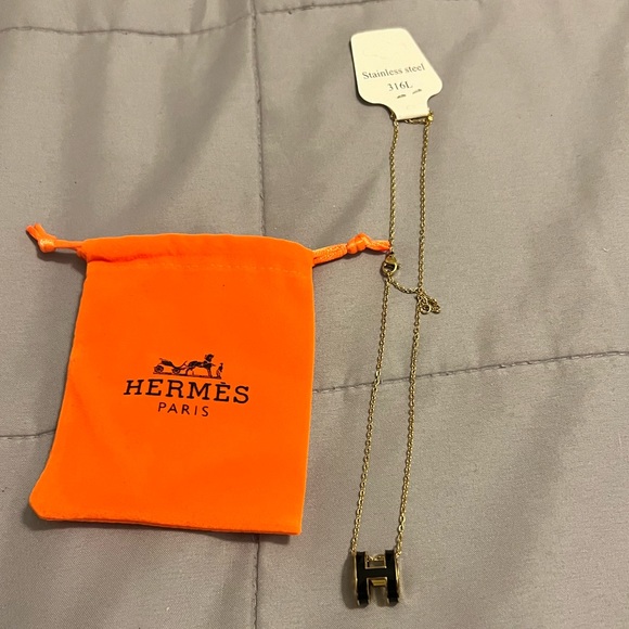 H Necklace - Picture 4 of 4